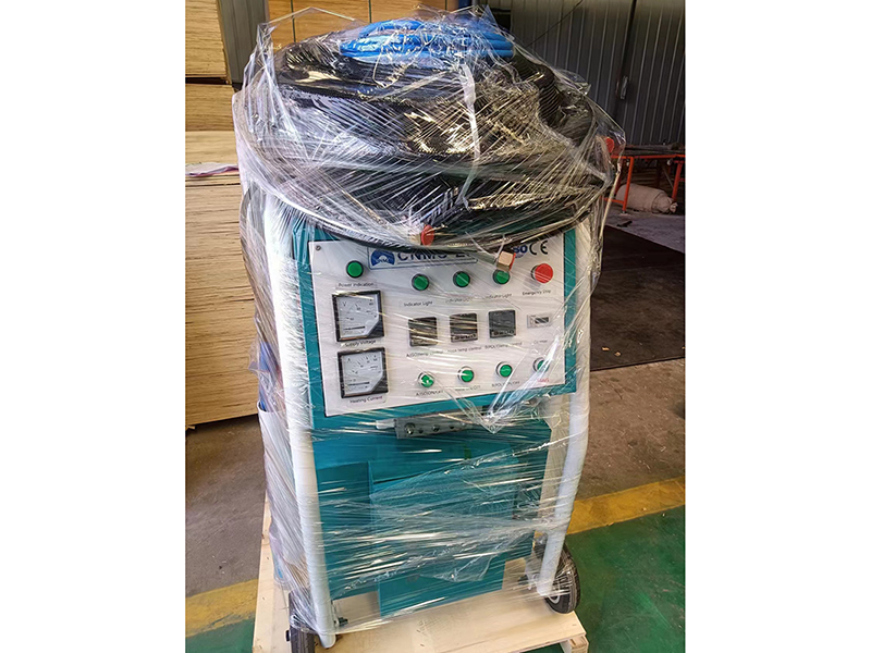 CNMC-E3聚氨酯噴涂機(jī)出口英國(guó)